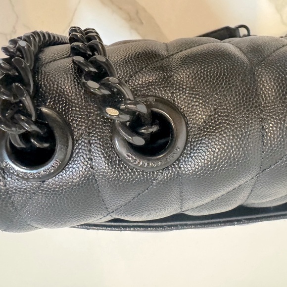 Karl Lagerfeld bag. It comes with dust bag. - Picture 5 of 8